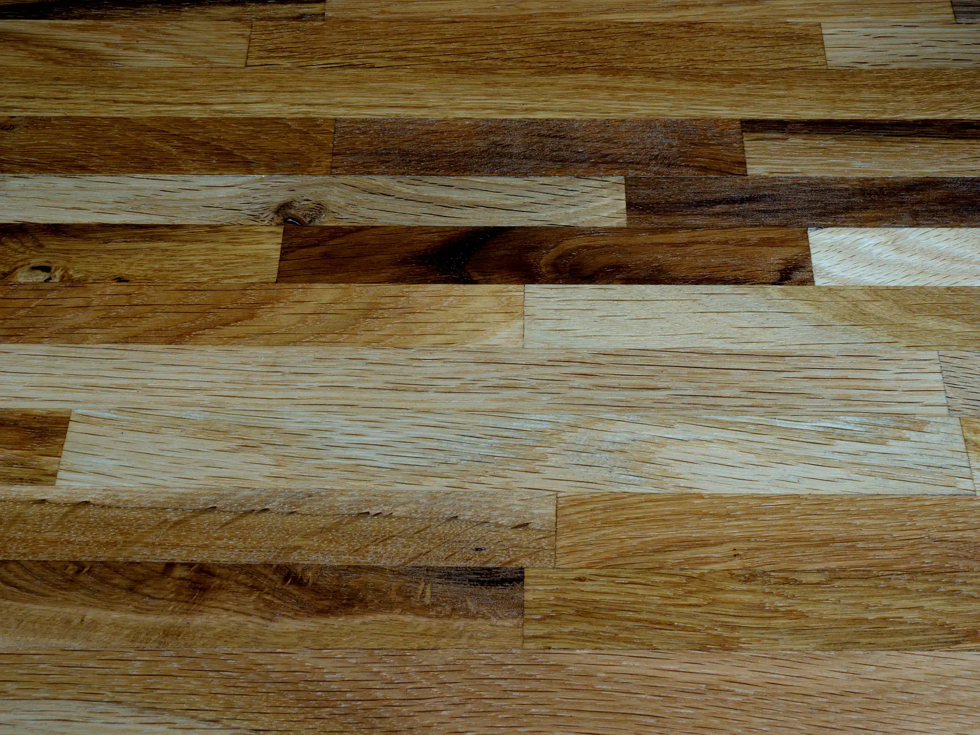 Installation de plancher de bois d'ingénierie